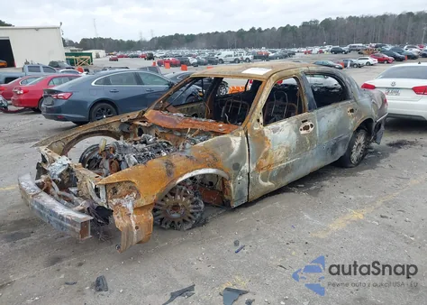 2008 Lincoln Town Car Signature Limited из США, поврежденный, VIN 2LNHM82V28X646678